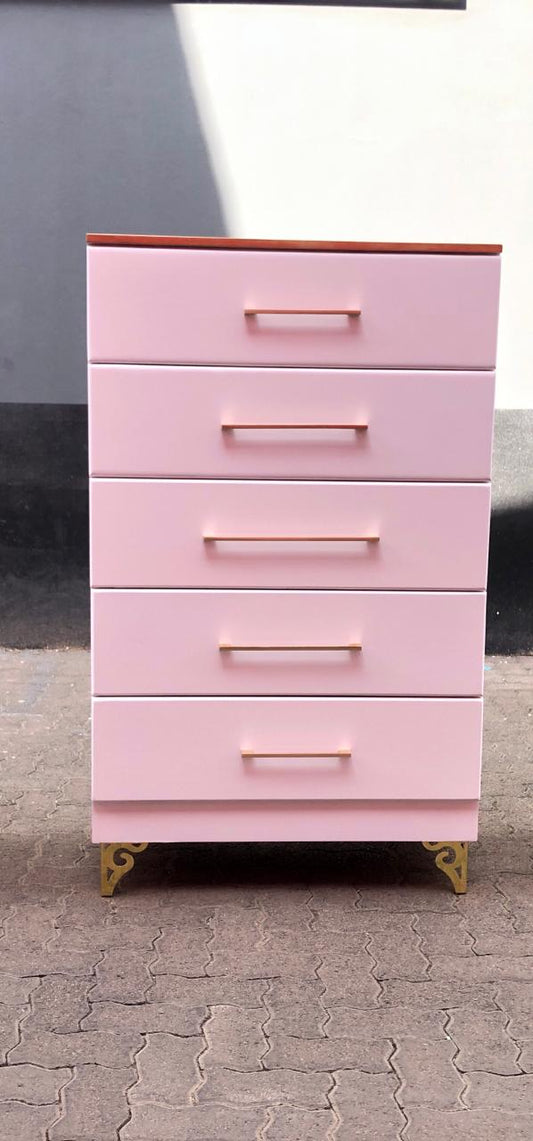 Dana chest of drawers